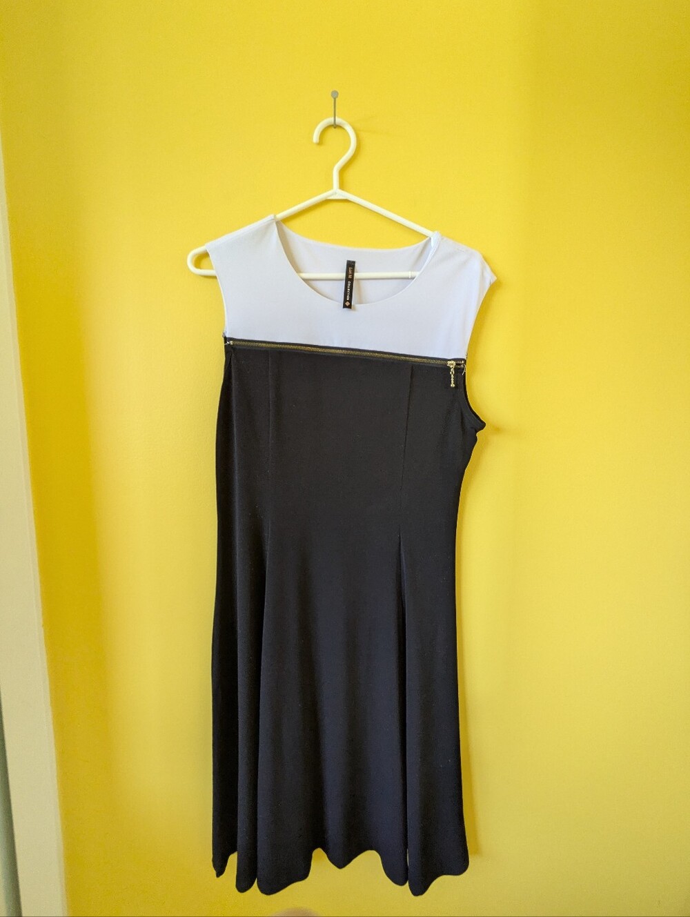 Two-Tone Black and White Midi Dress - Sleeveless Elegant Fit